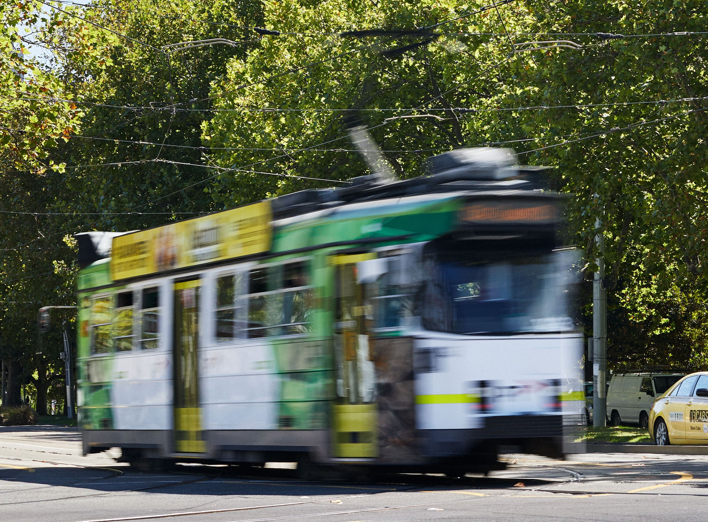 Access public transport easily to get to the CBD, South Melbourne and South Yarra.